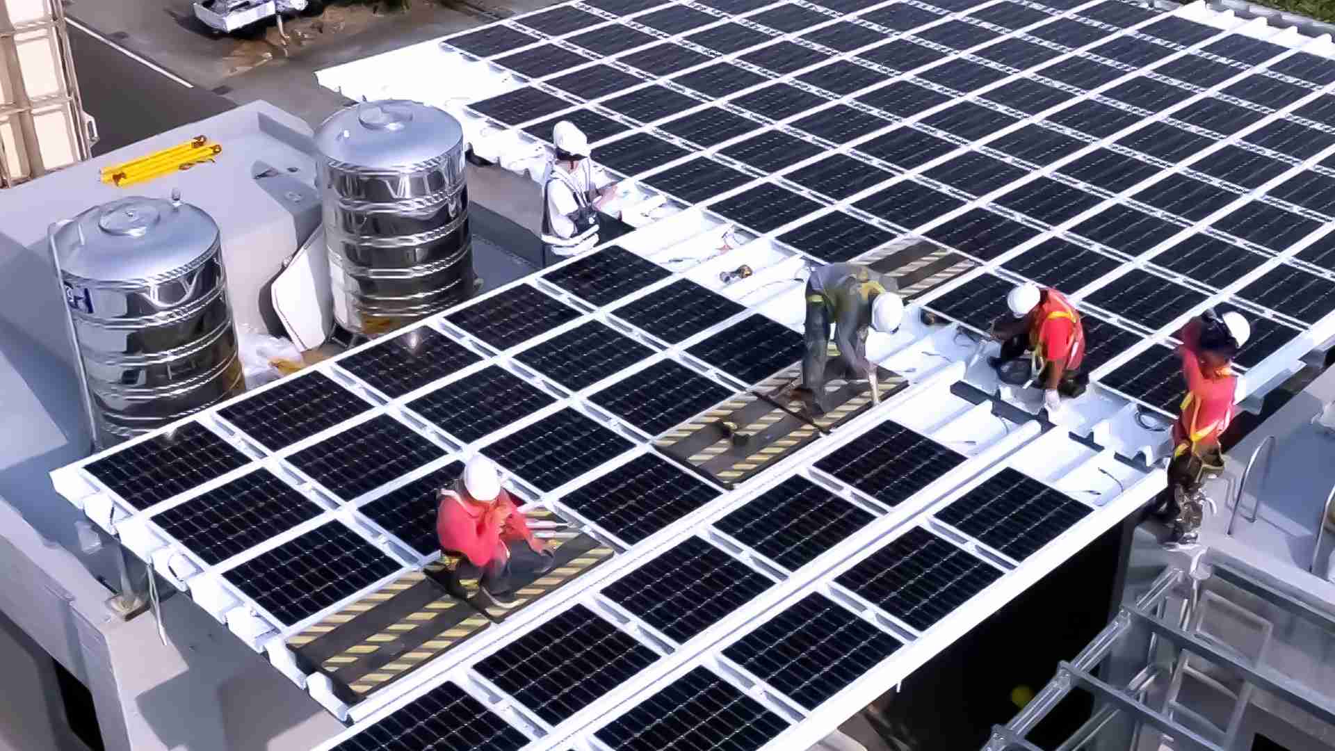 牛牛游戏着力于替代能源之技术研发，，，，如光电浪板的相关制程、、、设备与产品，，其中所开发之光电整合型浪板，，减少传统金属支架安装，，，，更提升耐候度，，可广泛运用于多元场域，，并辅助建筑达到净零碳排目标